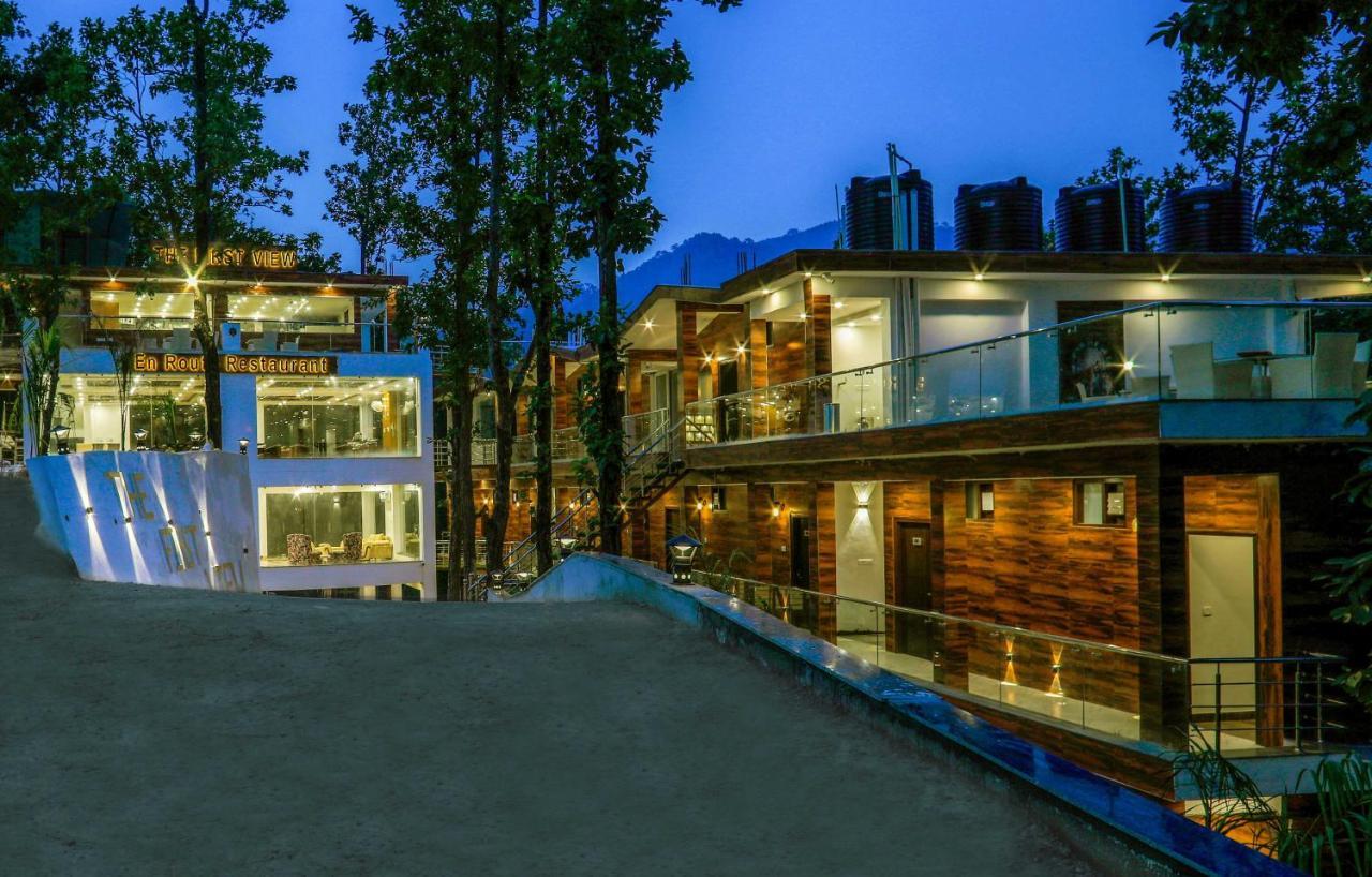The First View Resort לנסדאון מראה חיצוני תמונה