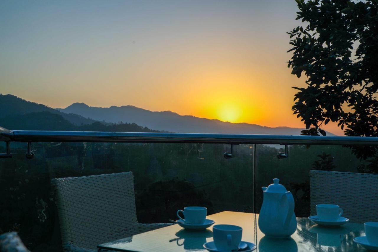 The First View Resort לנסדאון מראה חיצוני תמונה